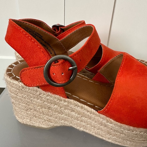 Universal Thread Morgan Wedges - Picture 5 of 12